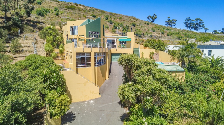 4 Bedroom Property for Sale in Rome Glen Western Cape